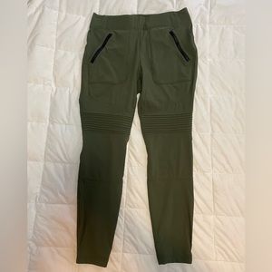 Duluth Trading Co Women's Flexpedition Pull-On Skinny Pants